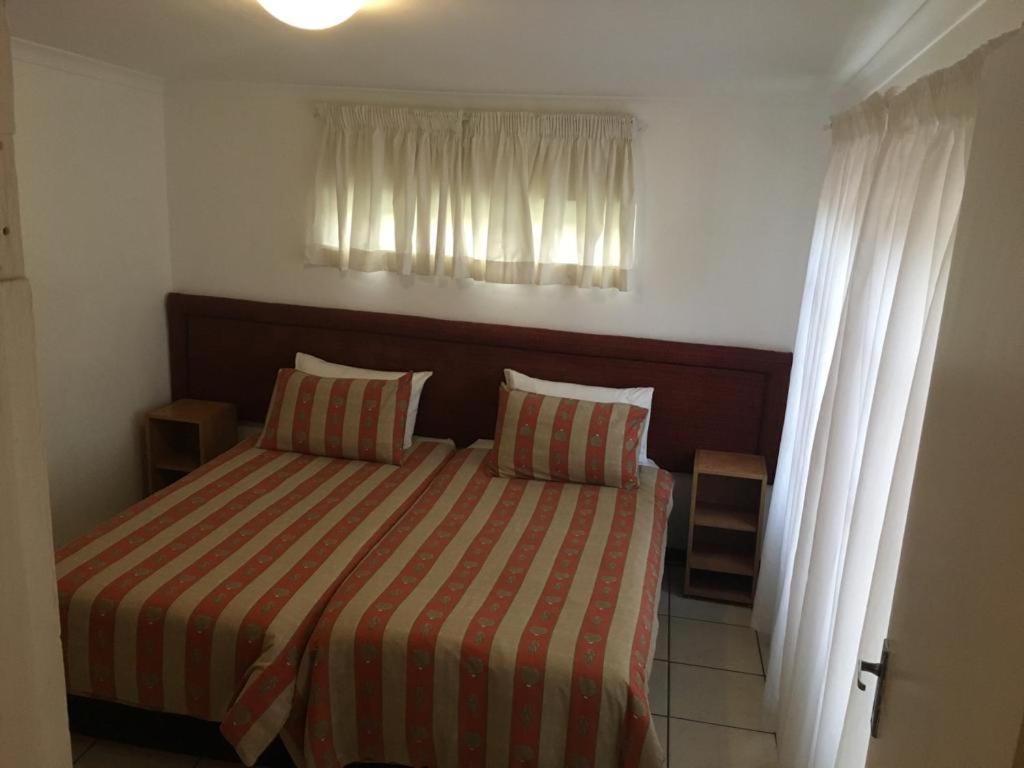The Crescent Guesthouses - Bnb/Self Catering Durban Kültér fotó