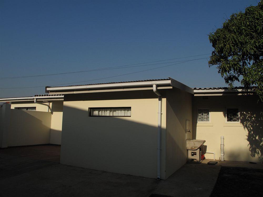 The Crescent Guesthouses - Bnb/Self Catering Durban Kültér fotó