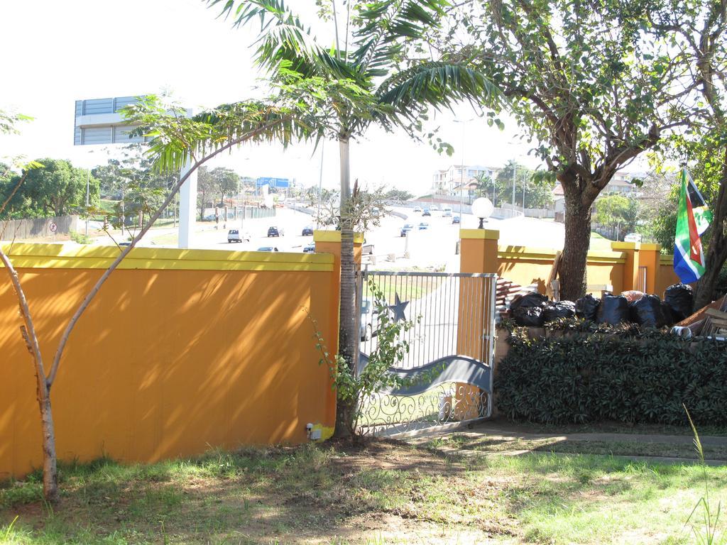 The Crescent Guesthouses - Bnb/Self Catering Durban Kültér fotó