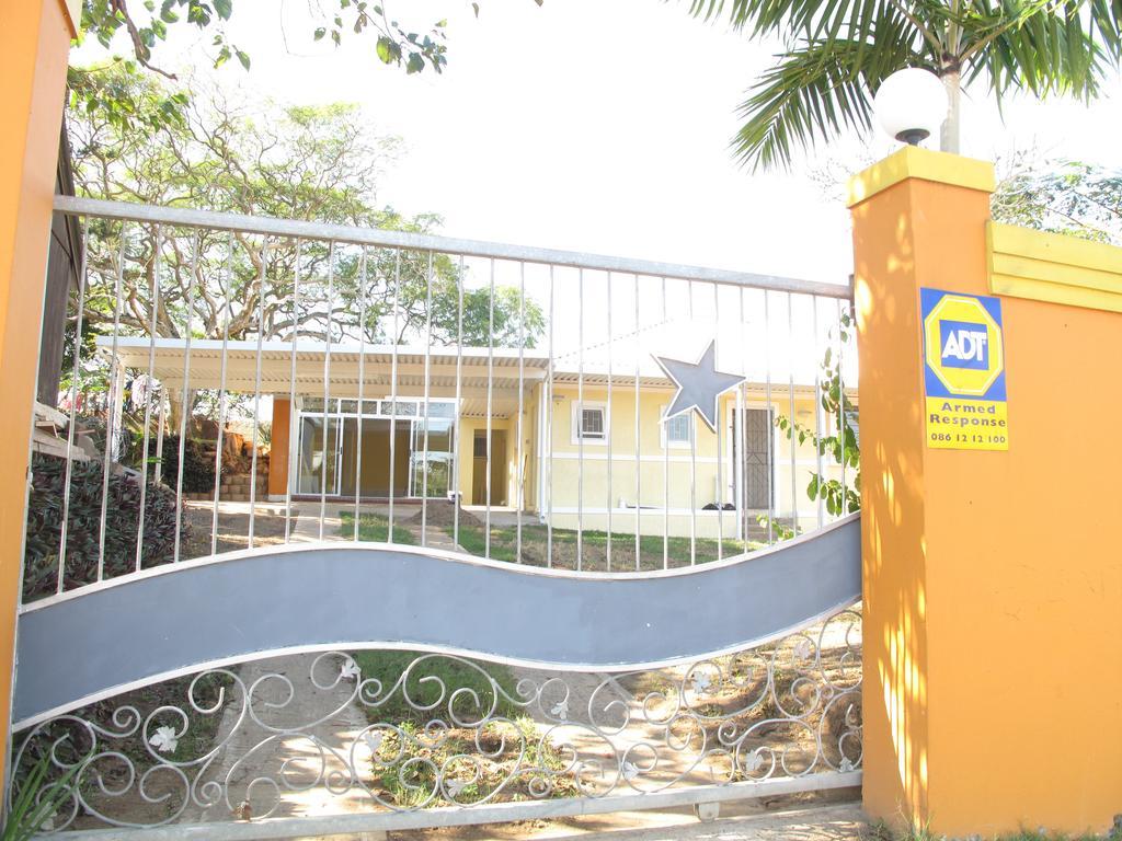 The Crescent Guesthouses - Bnb/Self Catering Durban Kültér fotó