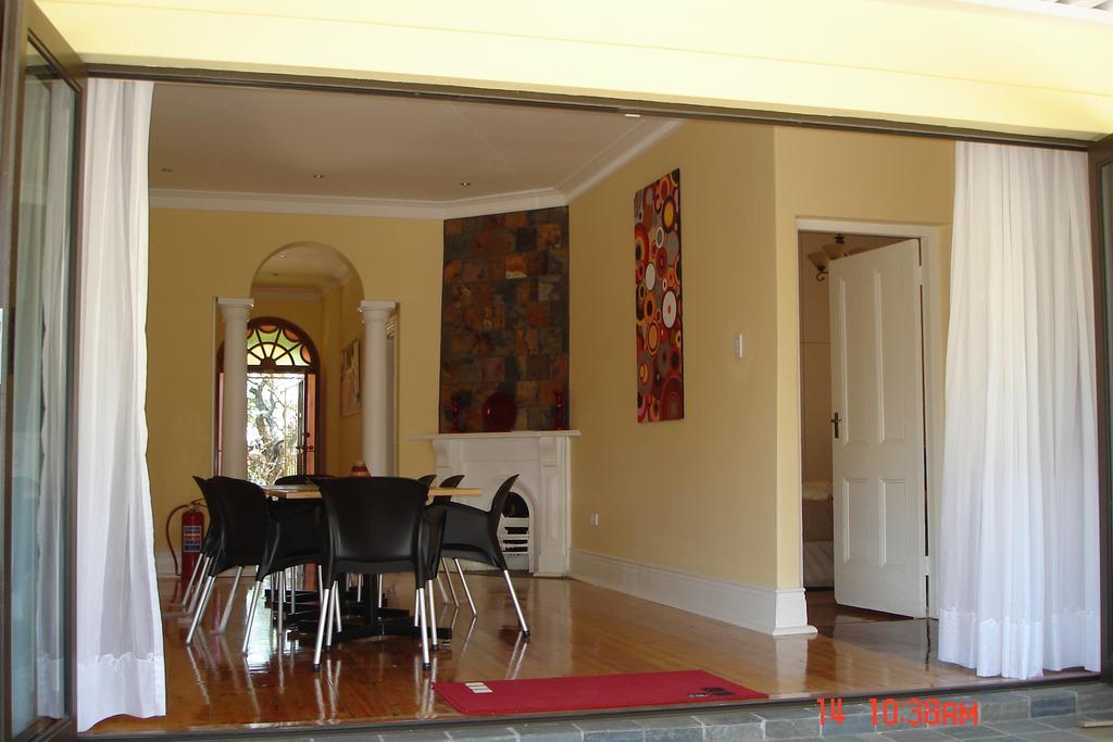 The Crescent Guesthouses - Bnb/Self Catering Durban Kültér fotó