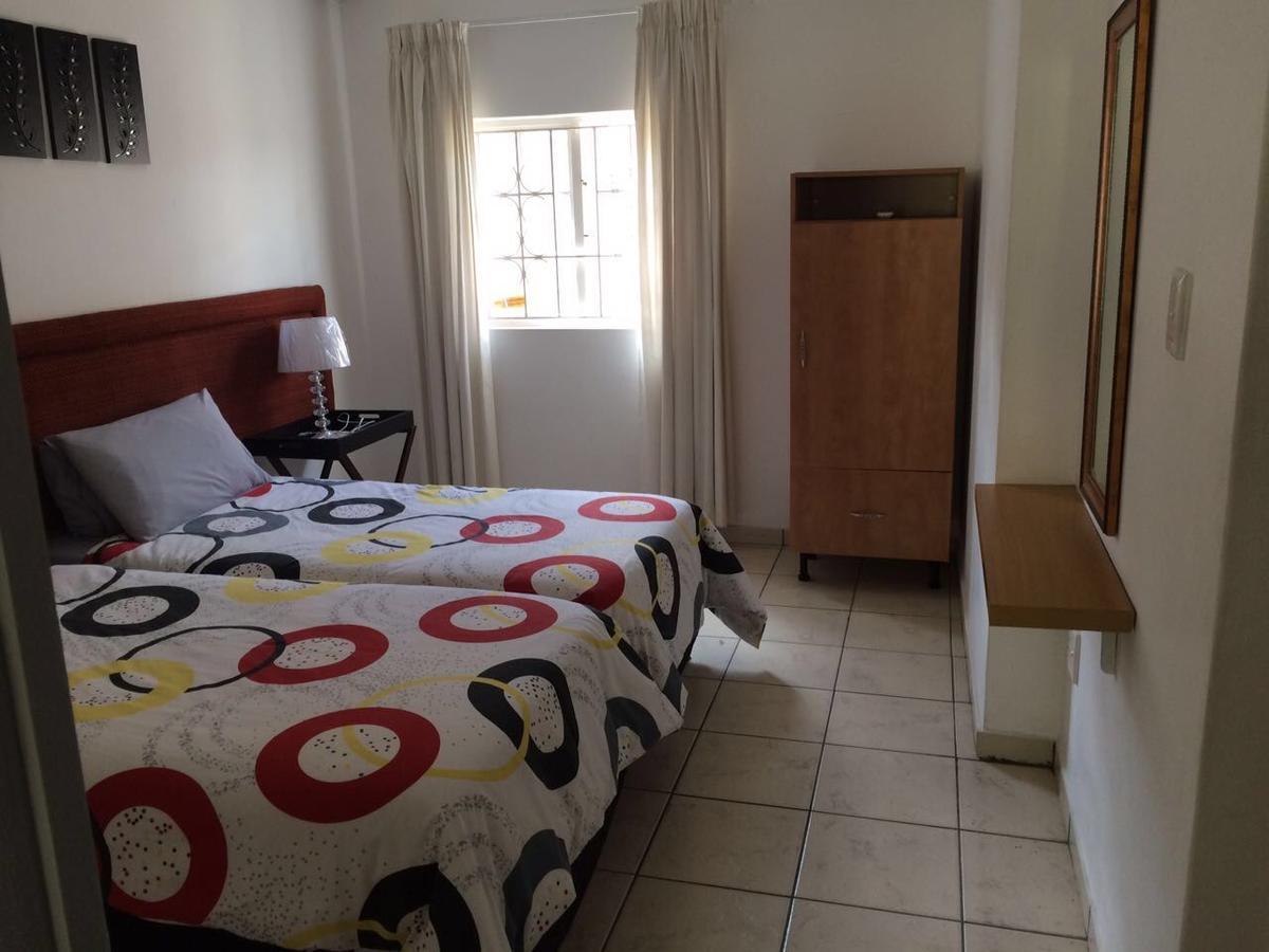 The Crescent Guesthouses - Bnb/Self Catering Durban Kültér fotó