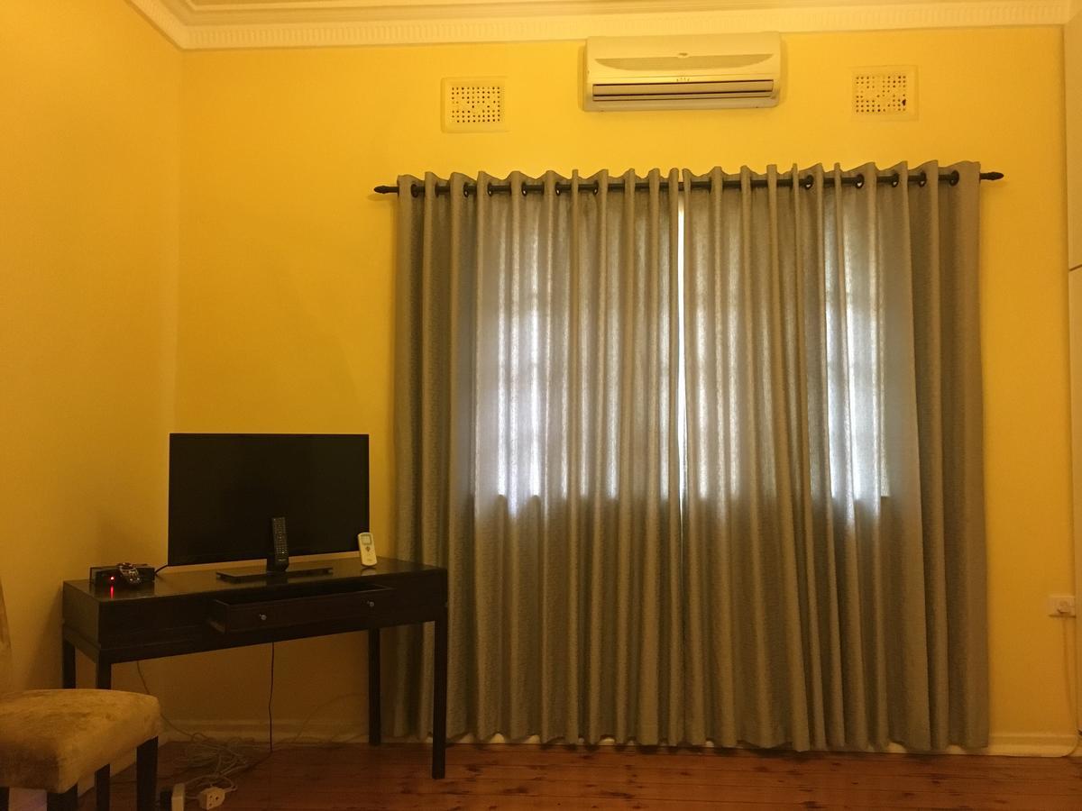 The Crescent Guesthouses - Bnb/Self Catering Durban Kültér fotó