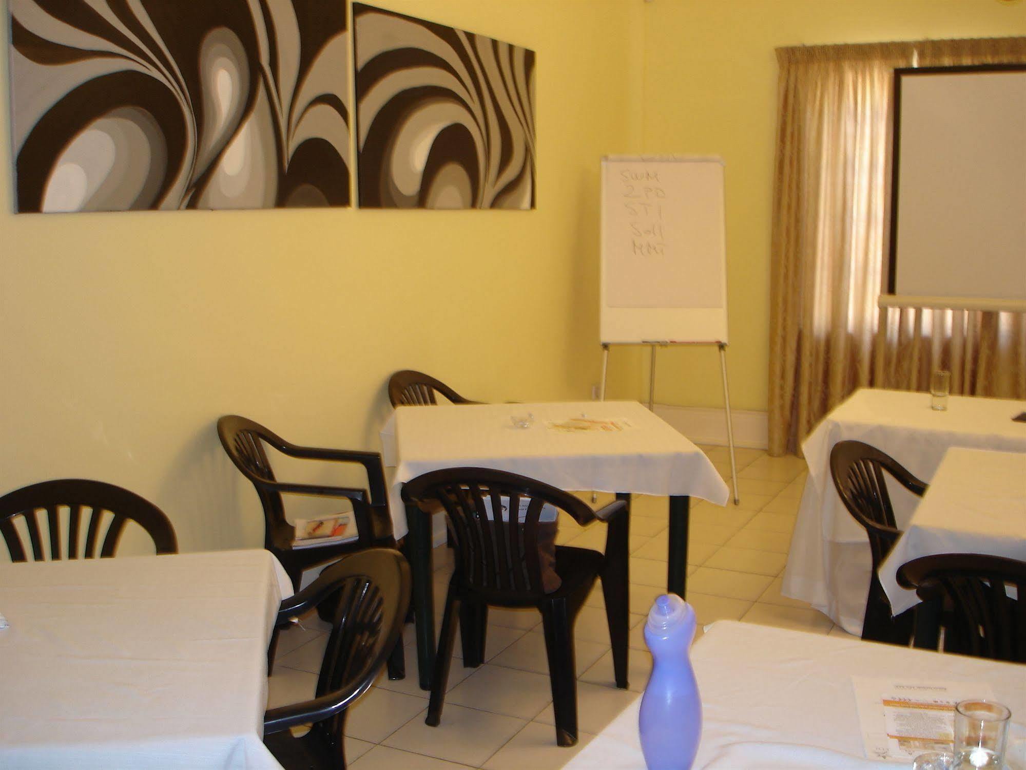 The Crescent Guesthouses - Bnb/Self Catering Durban Kültér fotó